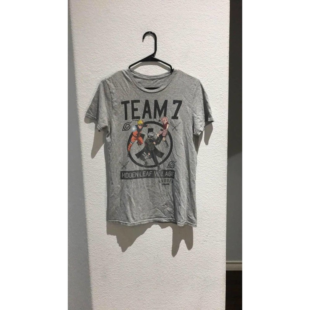 Women’s small 2007 Naruto Shippuden graphic tee
